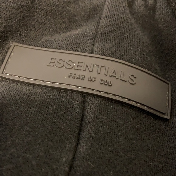 Essential Sweatpants • Black • Medium - Picture 2 of 4